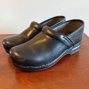 Dansko Black Leather Professional Clogs Size 40
